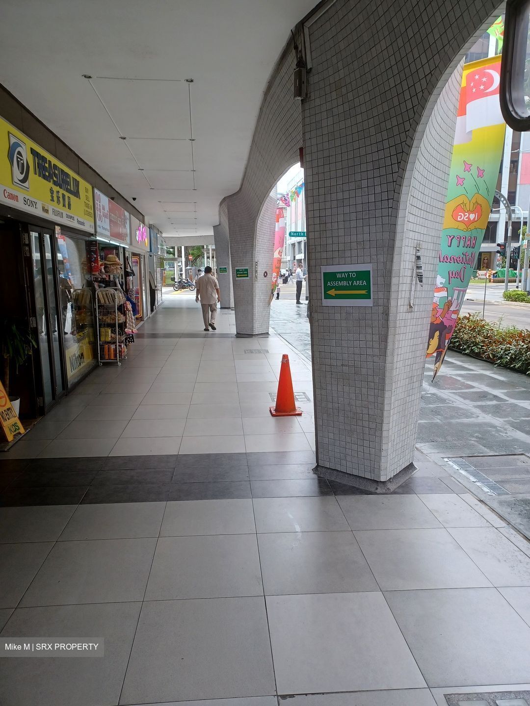 Peninsula Plaza (D6), Retail #374415751